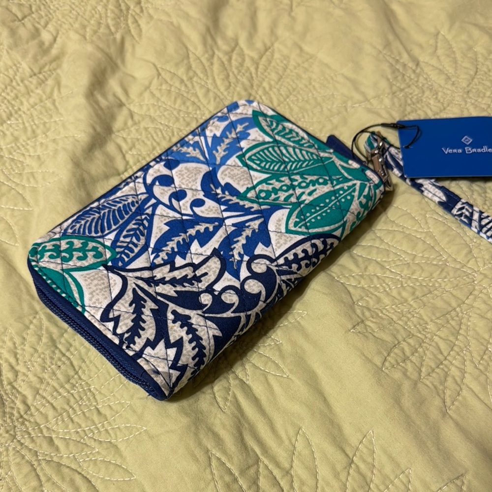 Vera Bradley grab and go wristlet